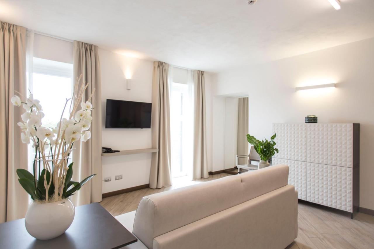 Hotel Ponti Angera Zewnętrze zdjęcie
