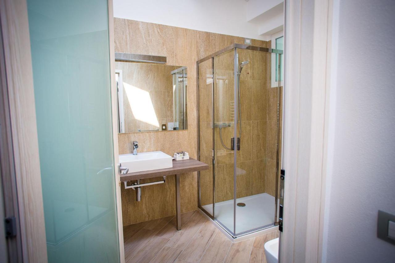 Hotel Ponti Angera Zewnętrze zdjęcie