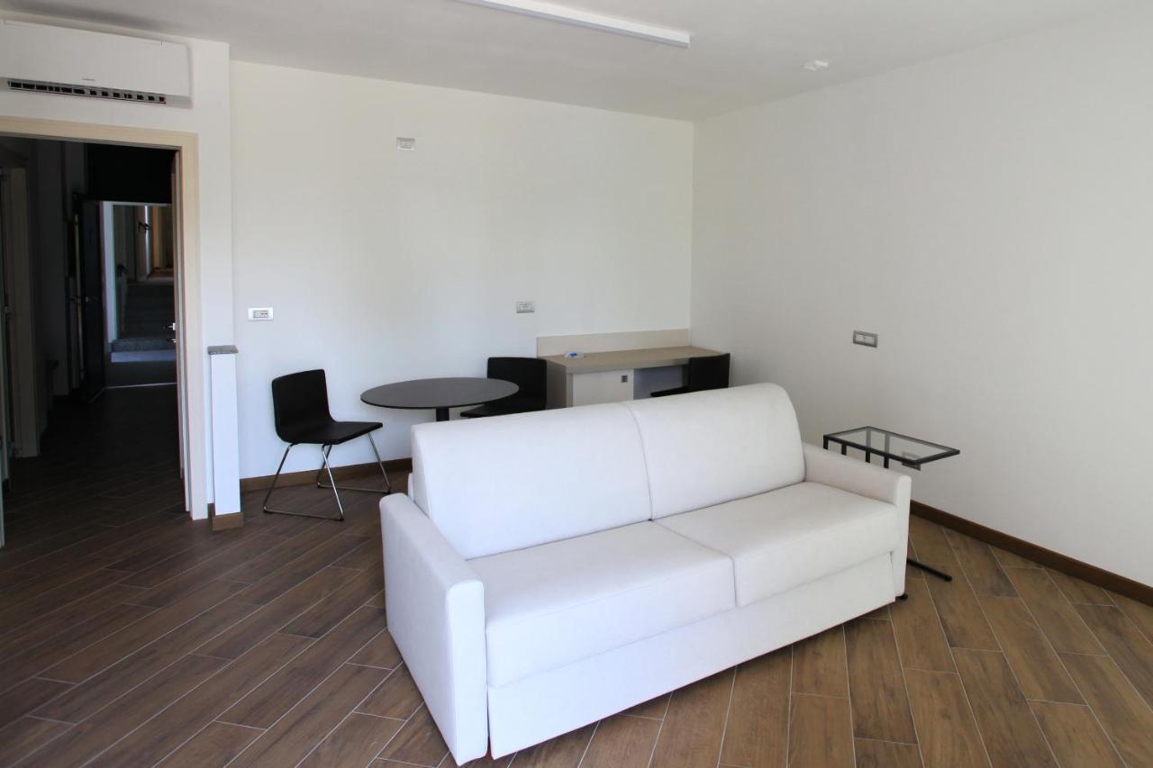 Hotel Ponti Angera Zewnętrze zdjęcie